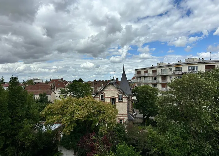 Proche Centre - Parking Securise * 圣特萨维内